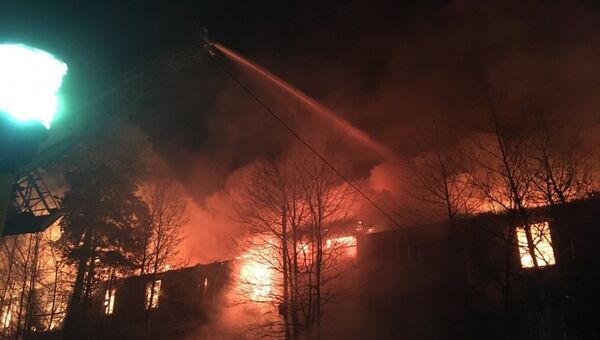 Пожар в двухэтажном здании городе Ноябрьске в ЯНАО. 19 февраля 2018