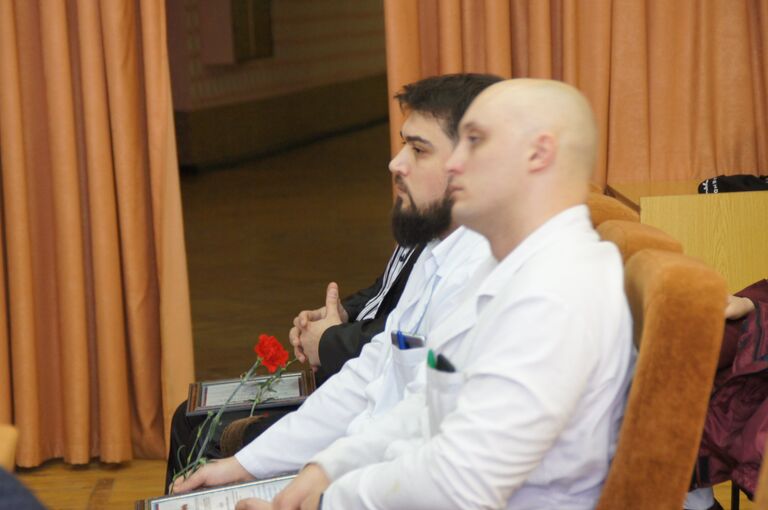 142 медика наградили в ЛНР за оказание помощи участникам Дебальцевских боев. 20 февраля 2018 142 медика наградили в ЛНР за оказание помощи участникам Дебальцевских боев. 20 февраля 2018