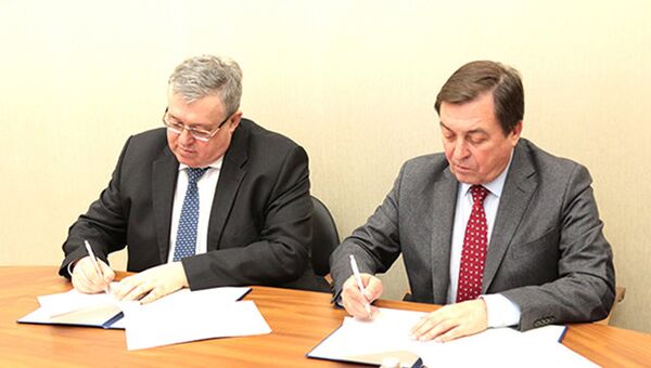 Генеральный директор Швабе Алексей Патрикеев и ректор БелГУ Олег Полухин подписали соглашение о сотрудничестве