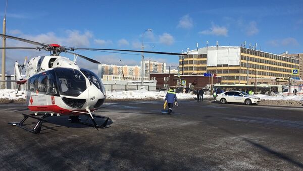 Медицинский вертолет на месте  ДТП с участием автобуса в новой Москве. 21 февраля 2018