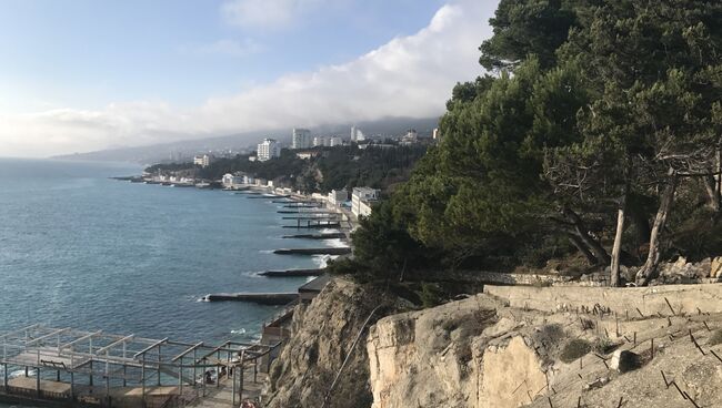 Вид на Южный берег Крыма в районе Гаспры. Архивное фото