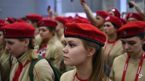 Участники первого Всероссийского молодёжного патриотического форума Я – Юнармия! в военно-патриотическом парке Патриот в Московской области. 22 февраля 2018