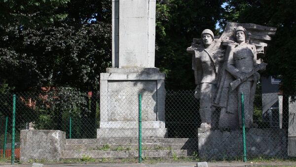 Памятник Благодарности Советской Армии в городе Лидзбарк-Варминьский, Польша. Архивное фото