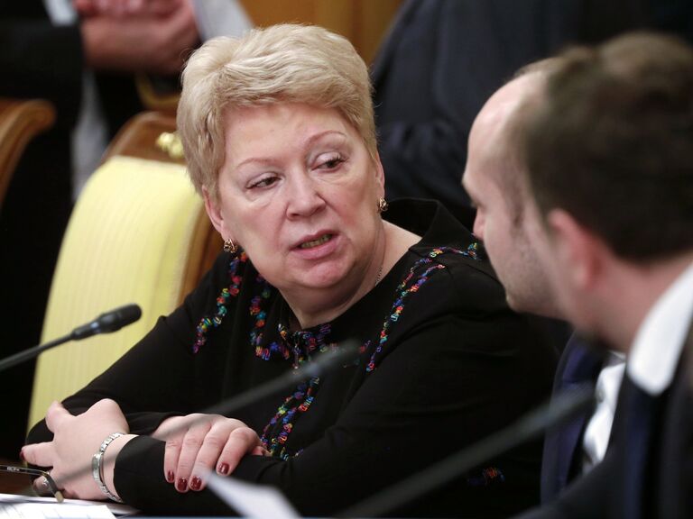 Премьер-министрМинистр образования и науки РФ Ольга Васильева перед началом заседания правительства РФ в Доме правительства РФ. 22 февраля 2018 Премьер-министрМинистр образования и науки РФ Ольга Васильева перед началом заседания правительства РФ в Доме правительства РФ. 22 февраля 2018