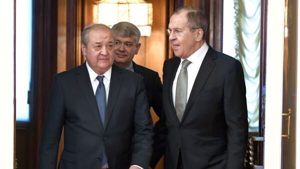 Министр иностранных дел России Сергей Лавров во время встречи с министром иностранных дел Узбекистана Абдулазизом Камиловым. 23 февраля 2018