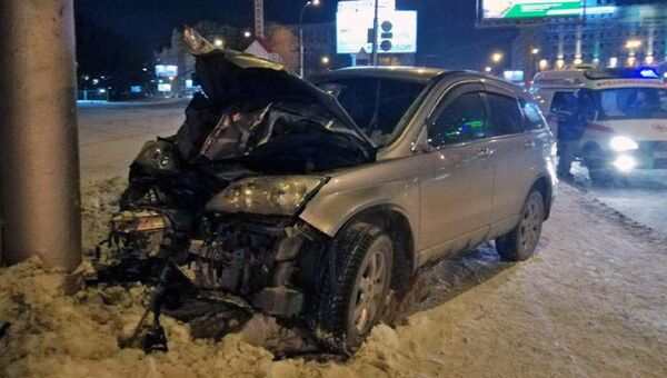 Последствия ДТП на Коммунальном мосту в Новосибирске. 23 февраля 2018