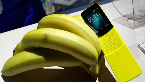 Новая банановая Nokia 8110 представлена в Барселоне на Международном мобильном конгрессе. 25 февраля 2018