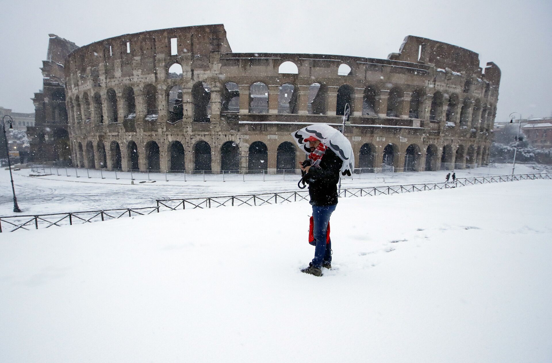 Cнегопад в Риме, Италия. 26 февраля 2018  - РИА Новости, 1920, 24.02.2022