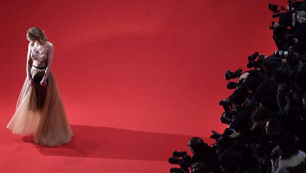 Актриса Джулия Занге на церемонии закрытия 68-го Берлинского международного кинофестиваля Берлинале - 2018