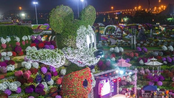 Самой большой цветочной Mickey Mouse в Дубае
