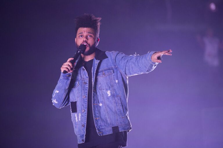 Певец The Weeknd