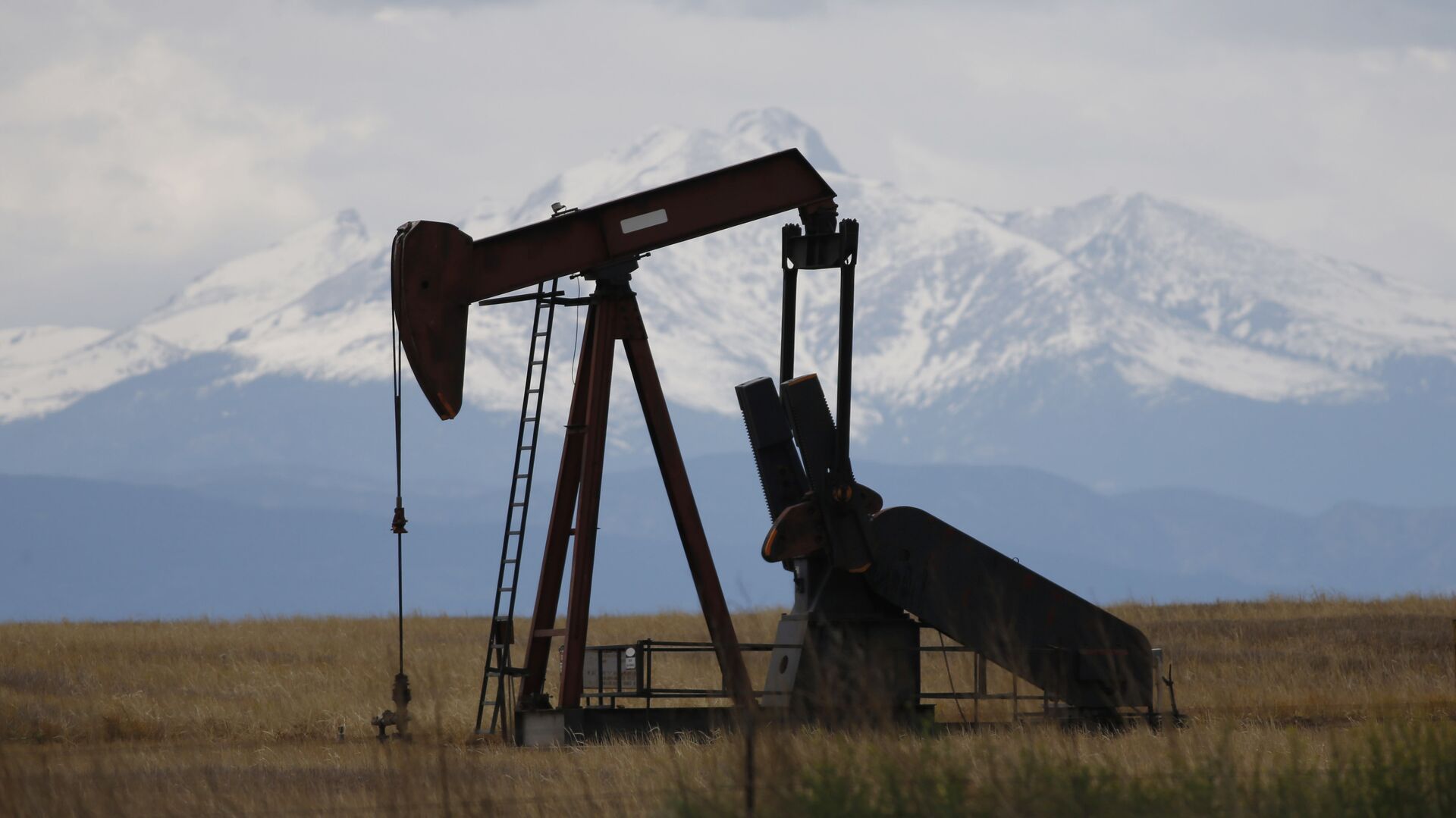 Добыча сланцевой нефти в Колорадо, США - РИА Новости, 1920, 03.12.2019