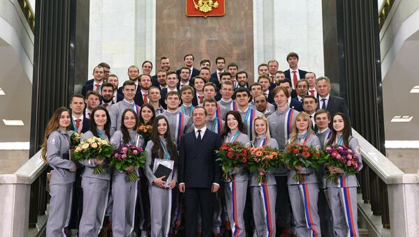 Церемония вручения премьер-министром РФ Д. Медведевым автомобилей победителям и призерам зимней Олимпиады -2018 в Пхенчхане. Архивное фото
