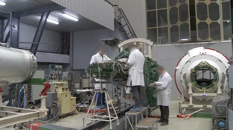 Стоп-кадр из видео Минобороны РФ о ракетном комплексе стратегического назначения с гиперзвуковым планирующим крылатым блоком Стоп-кадр из видео Минобороны РФ о ракетном комплексе стратегического назначения с гиперзвуковым планирующим крылатым блоком
