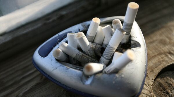 Бычки от сигарет. Архивное фото