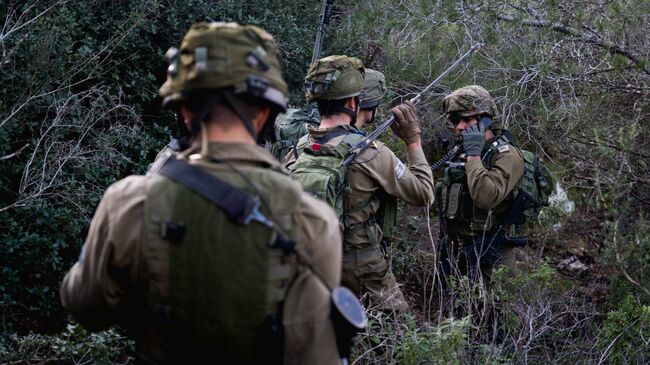 Солдаты армии Израиля на учениях. архивное фото