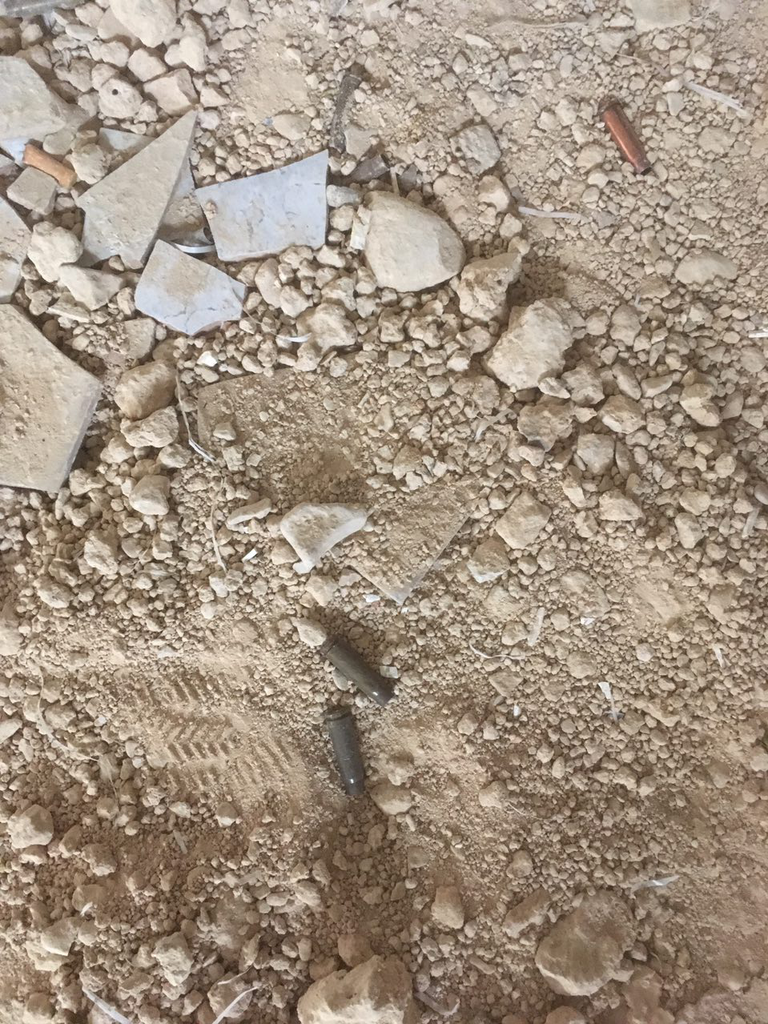 Следы обстрела гуманитарного коридора Следы обстрела гуманитарного коридора