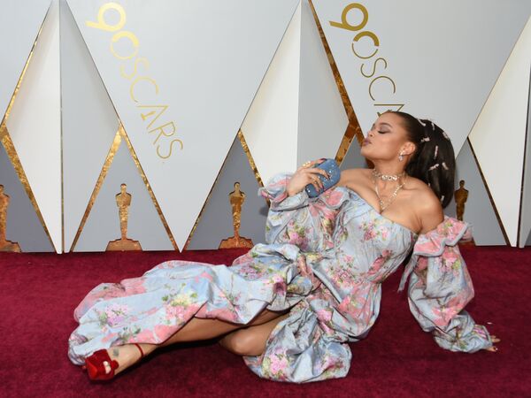 Певица Андра Дей  перед церемонией вручения премии Оскар-2018