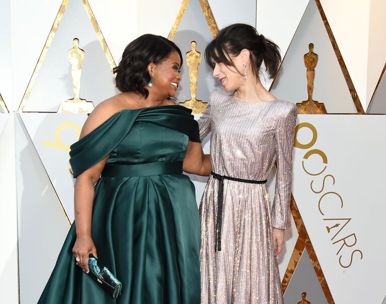 Актрисы Салли Хокинс и Октавия Спенсер перед церемонией вручения премии Оскар-2018
