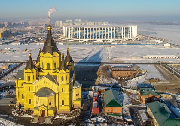 Вид на Александро-Невский Новоярмарочный собор и стадион Нижний Новгород