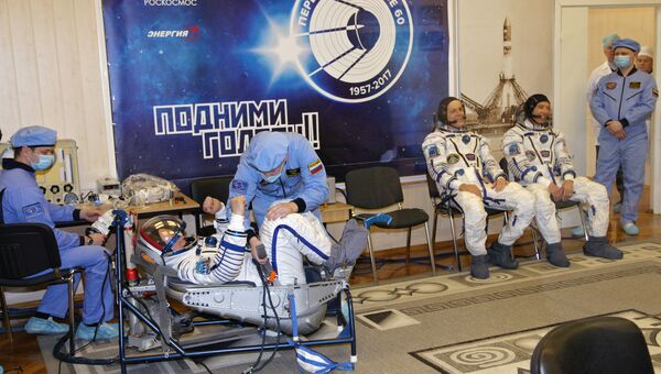Экипажи провели первую тренировку в ТПК Союз МС-08.  5 марта 2018