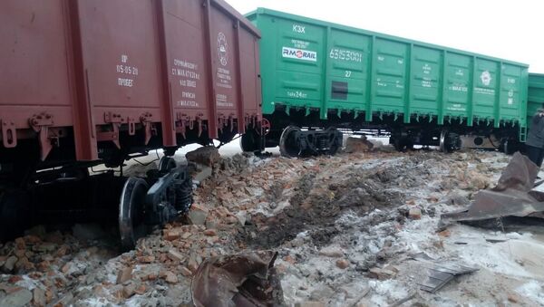 На территории Каменского элеватора товарный поезд сошел с рельсов, Камень-на-Оби. 5 марта 2018