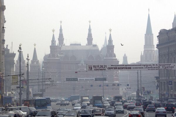 Воздух Москвы загрязнен в начале недели больше обычного