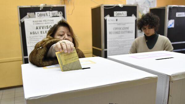На избирательном участке в центре Рима, Италия. Архивное фото