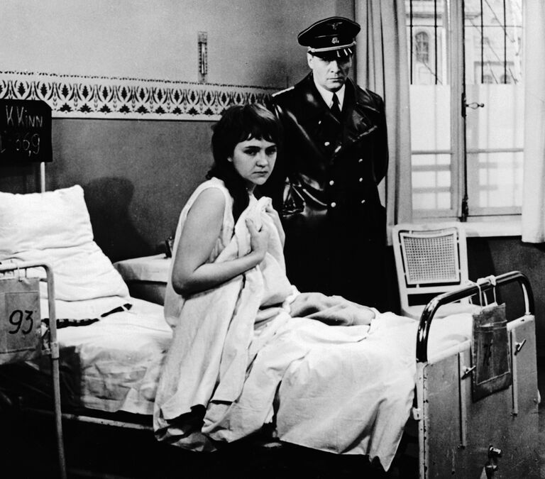 Кадр из фильма Семнадцать мгновений весны