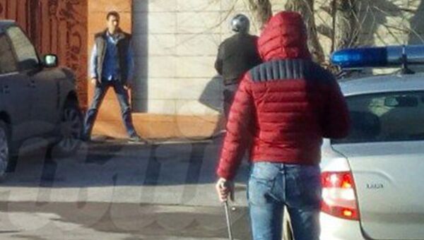 В Ростове-на-Дону мужчина с ножом напал на прохожих. 6 марта 2018