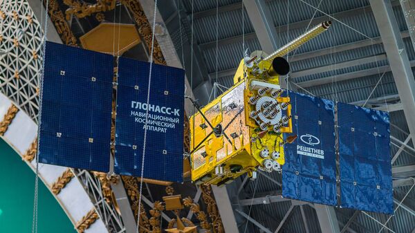 Полноразмерный макет космического аппарата Глонасс-К российской глобальной навигационной системы ГЛОНАСС. Архивное фото