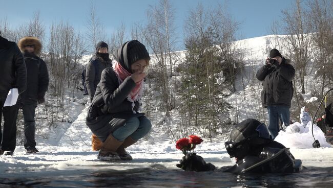 Водолазы центра специального назначения Витязь Росгвардии оригинально поздравили женщин с Международным женским днем