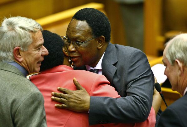 Парламент ЮАР в четверг избрал президентом страны Халему Мотланте