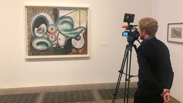 Картина Пабло Пикассо Лежащая обнаженная в галерее Tate Modern на выставке Пикассо 1932 — любовь, слава, трагедия