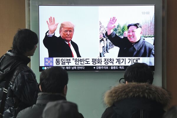 Трансляция новостей про будущую встречу президента США Дональда Трампа и лидера КНДР Ким Чен Ына. 9 марта 2018 Трансляция новостей про будущую встречу президента США Дональда Трампа и лидера КНДР Ким Чен Ына. 9 марта 2018