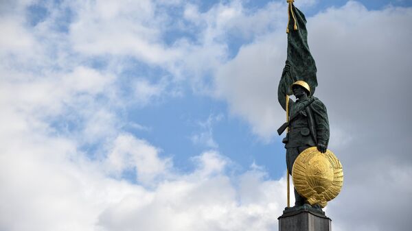 Памятник советским воинам, погибшим при освобождении Австрии от фашизма на площади Шварценбергплац в Вене