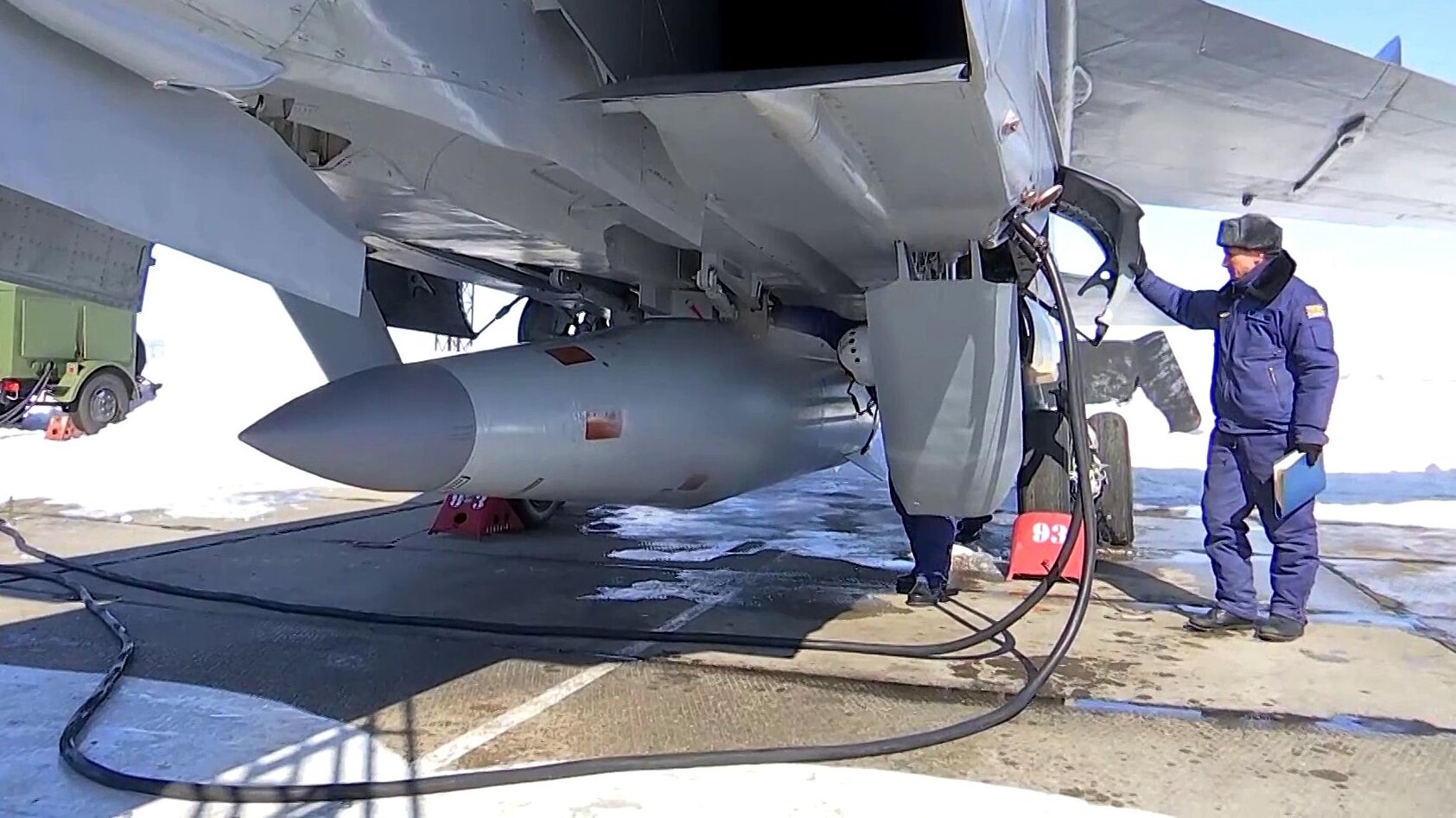 МиГ-31 ВКС провел учебный пуск гиперзвуковой ракеты Кинжал МиГ-31 ВКС провел учебный пуск гиперзвуковой ракеты Кинжал - РИА Новости, 1920, 25.11.2021