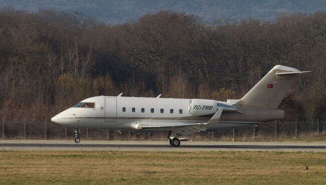 Турецкий частный самолет Bombardier CL604 TC-TRB. Архивное фото