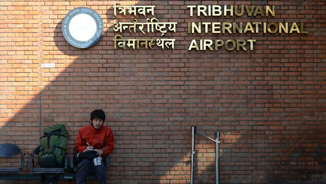Пассажир в Международном аэропорту Катманду имени Трибхувана. Архивное фото