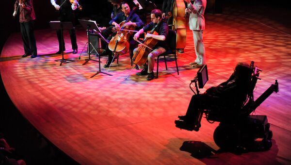 Выступление ансамбля Шелковый Путь под руководством Йо-Йо Ма выступает перед британским физиком-теоретиком Cтивеном Хокингом на гала-концерте World Science Festival 2010 в Нью-Йорке
