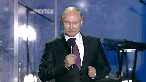 Путин поблагодарил крымчан за настоящую демократию