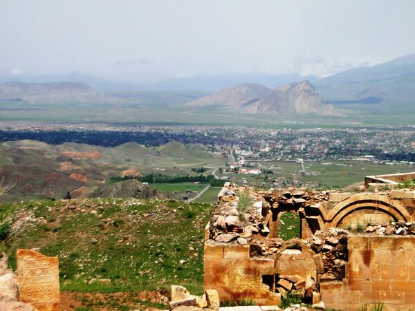 Руины дворца древнего Урарту в Турции