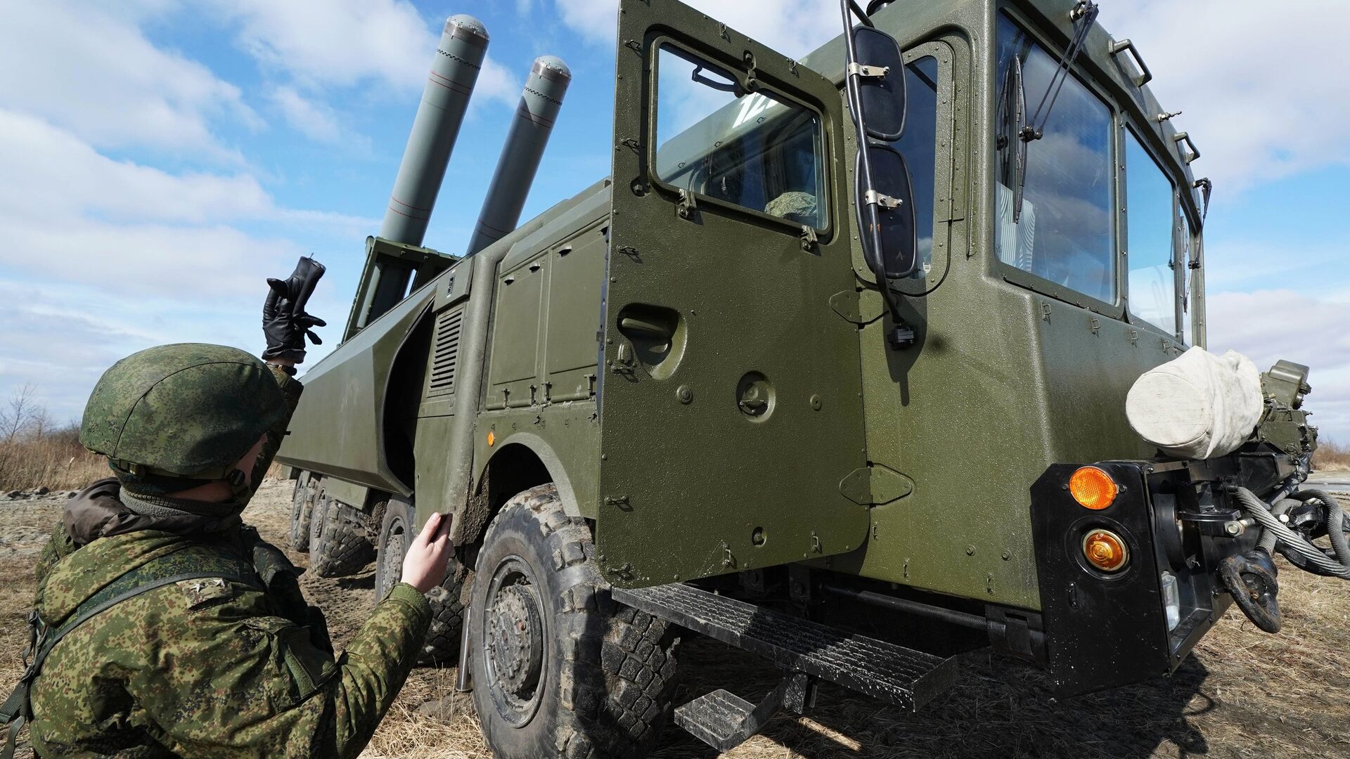 Военнослужащие во время тактических учений с участием комплекса Бастион - РИА Новости, 1920, 11.02.2022