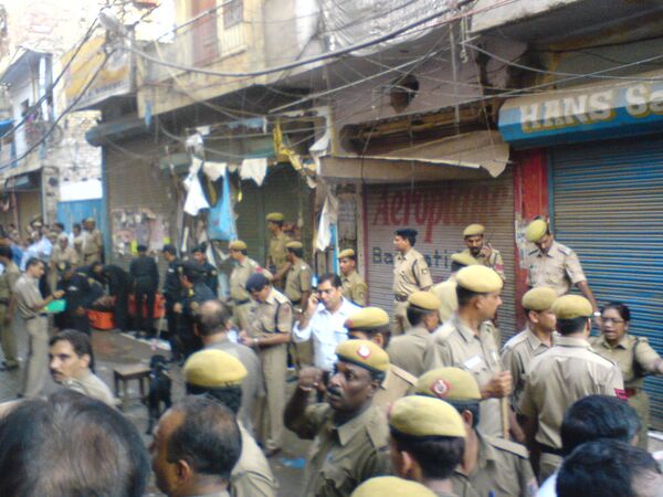 Индийская полиция на месте взрыва. Архив