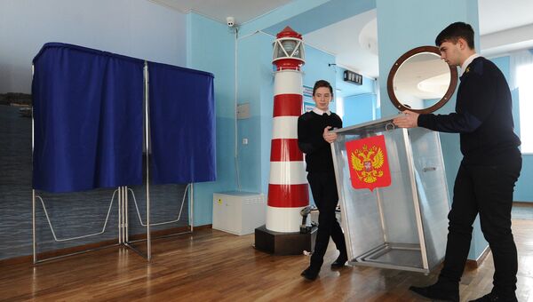 Подготовка к выборам президента РФ на избирательном участке в Ростовском колледже водного транспорта