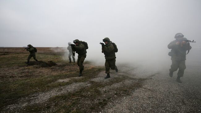 Военнослужащие во время тактико-специальных учений 