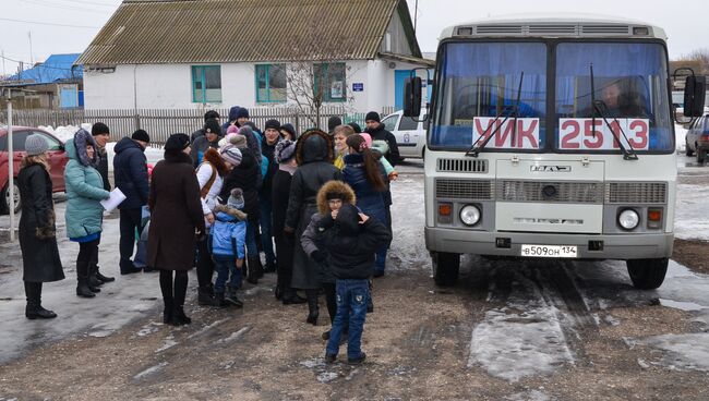 Семья Потаповых из 30 человек проголосовала на избирательном участке в хуторе Крутинский Михайловского района Волгоградской области. 18 марта 2018