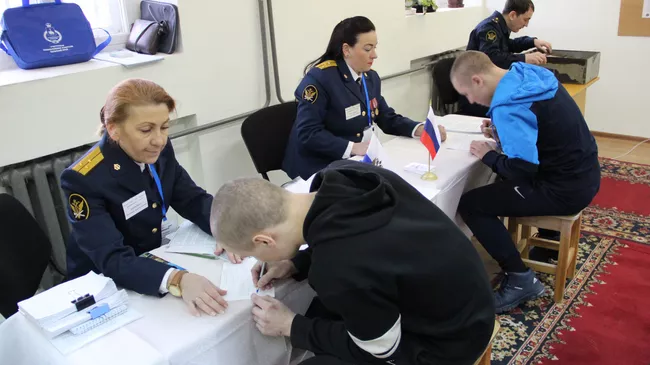 Голосование на избирательных участках в СИЗО