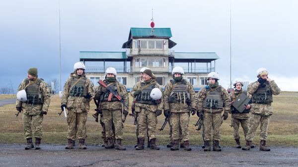 Украинские военнослужащие во время учений на Яворовском полигоне в Львовской области. Архивное фото