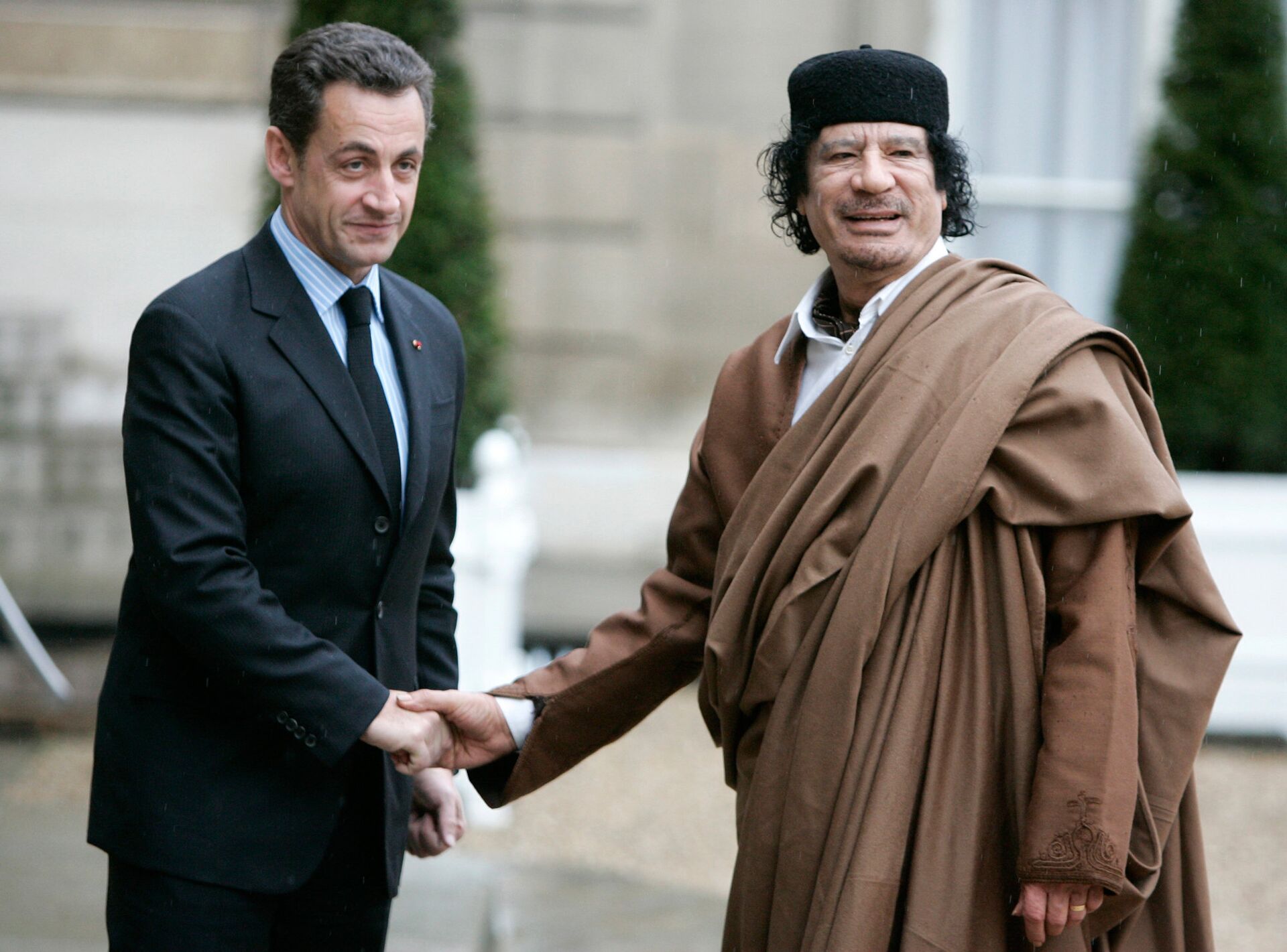 Николя Саркози и Муаммар Каддафи - РИА Новости, 1920, 27.11.2020